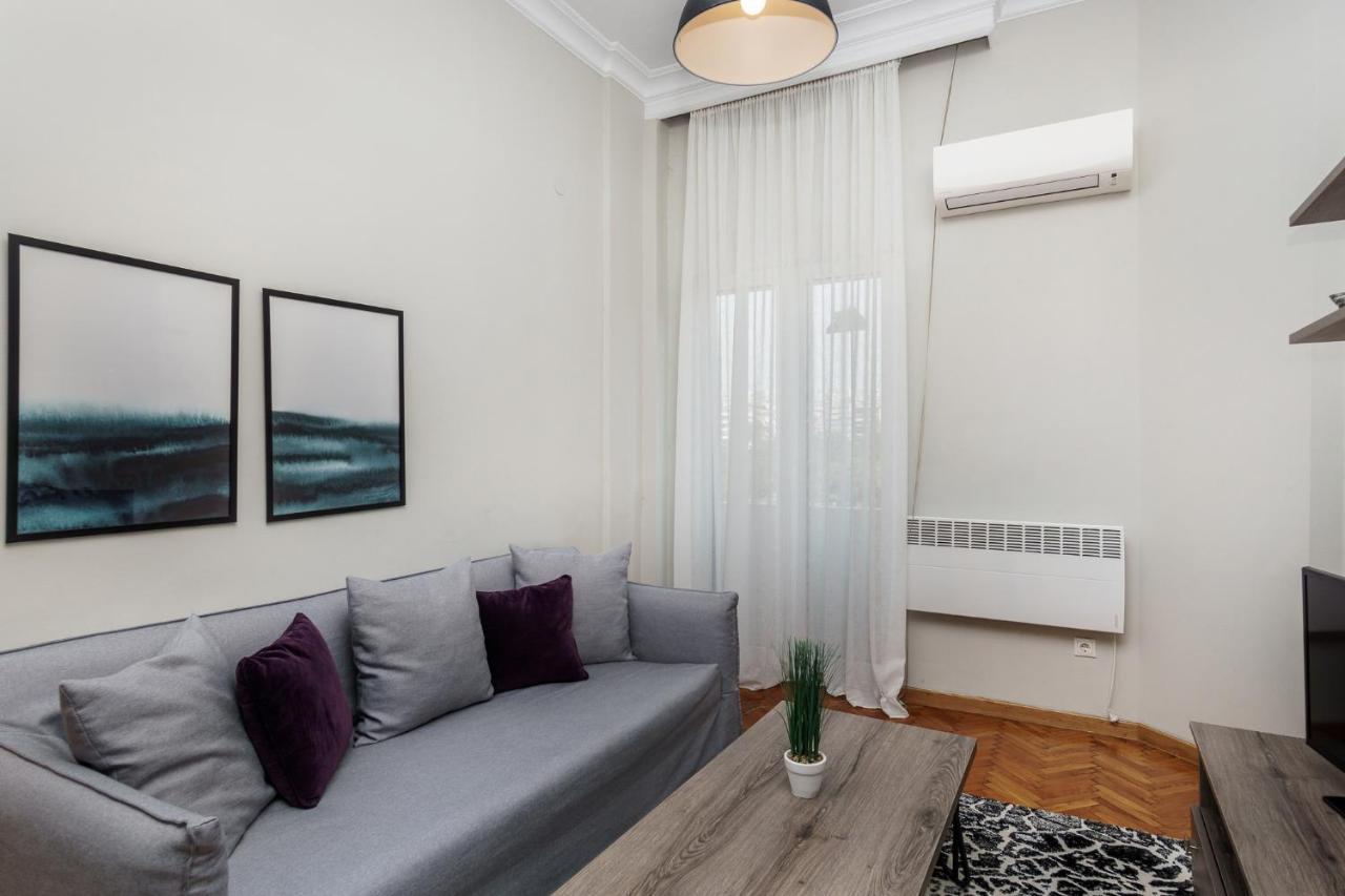 C.4 Red Rose #colony_central_apartment Apartamento