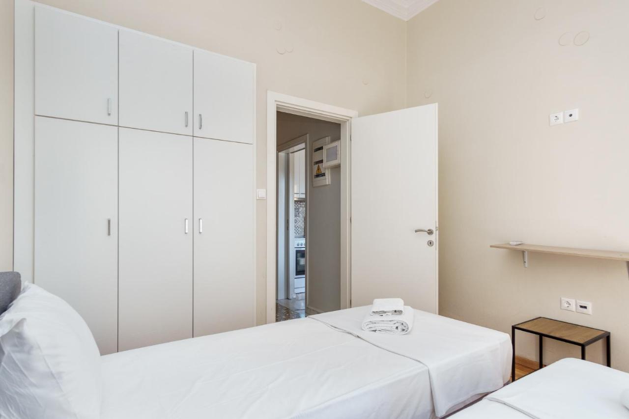 C.4 Red Rose #colony_central_apartment Thessalonique
