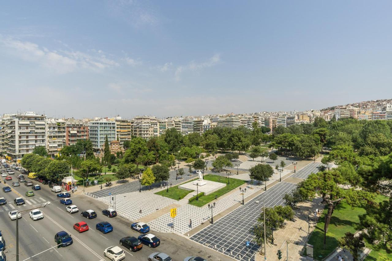 C.4 Red Rose #colony_central_apartment Thessalonique