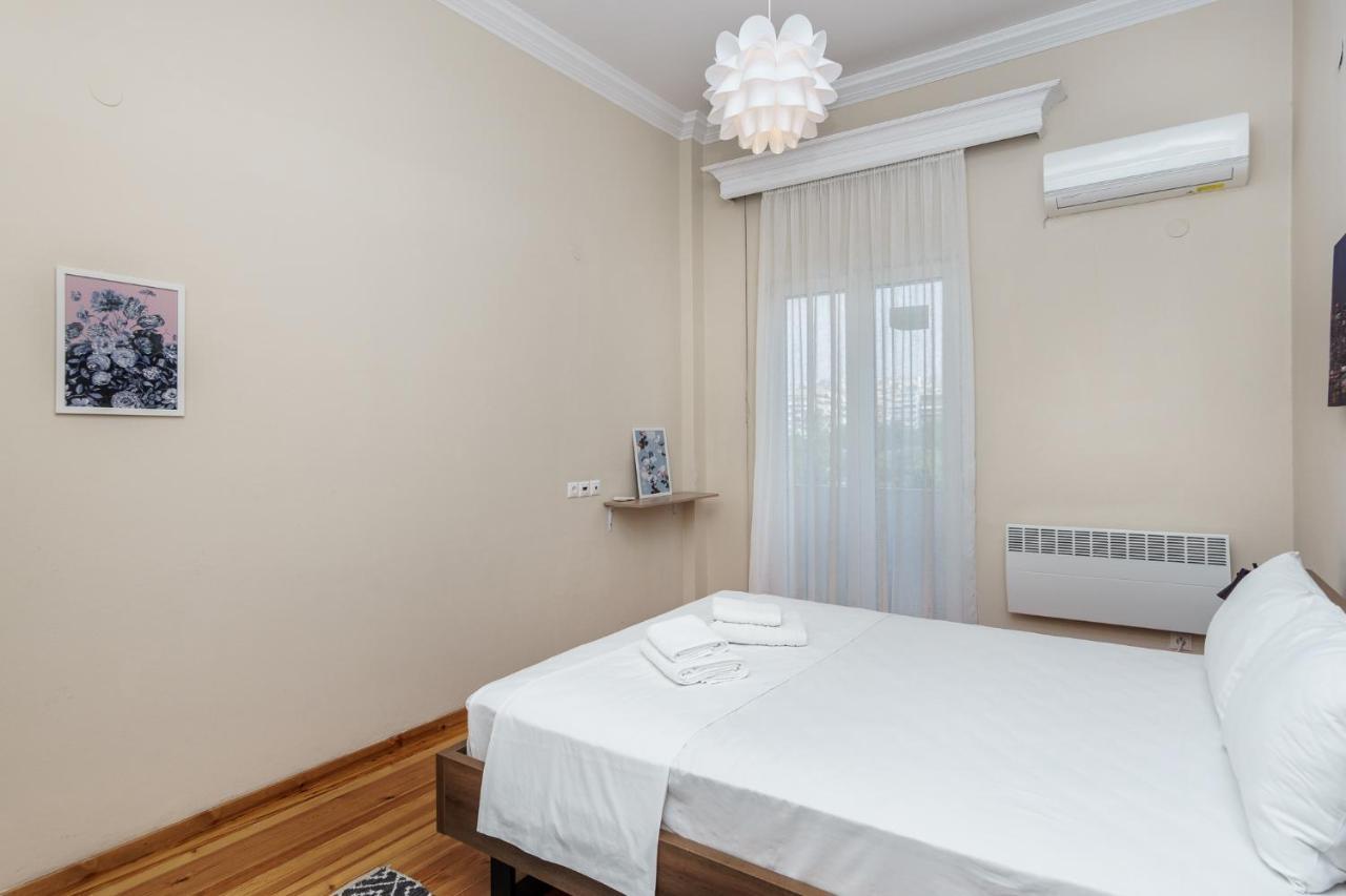 C.4 Red Rose #colony_central_apartment * Thessalonique