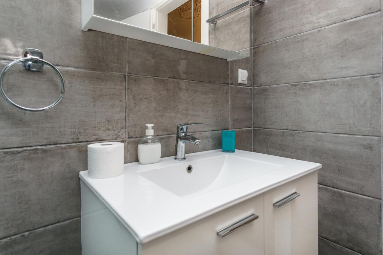 C.4 Red Rose #colony_central_apartment Appartement