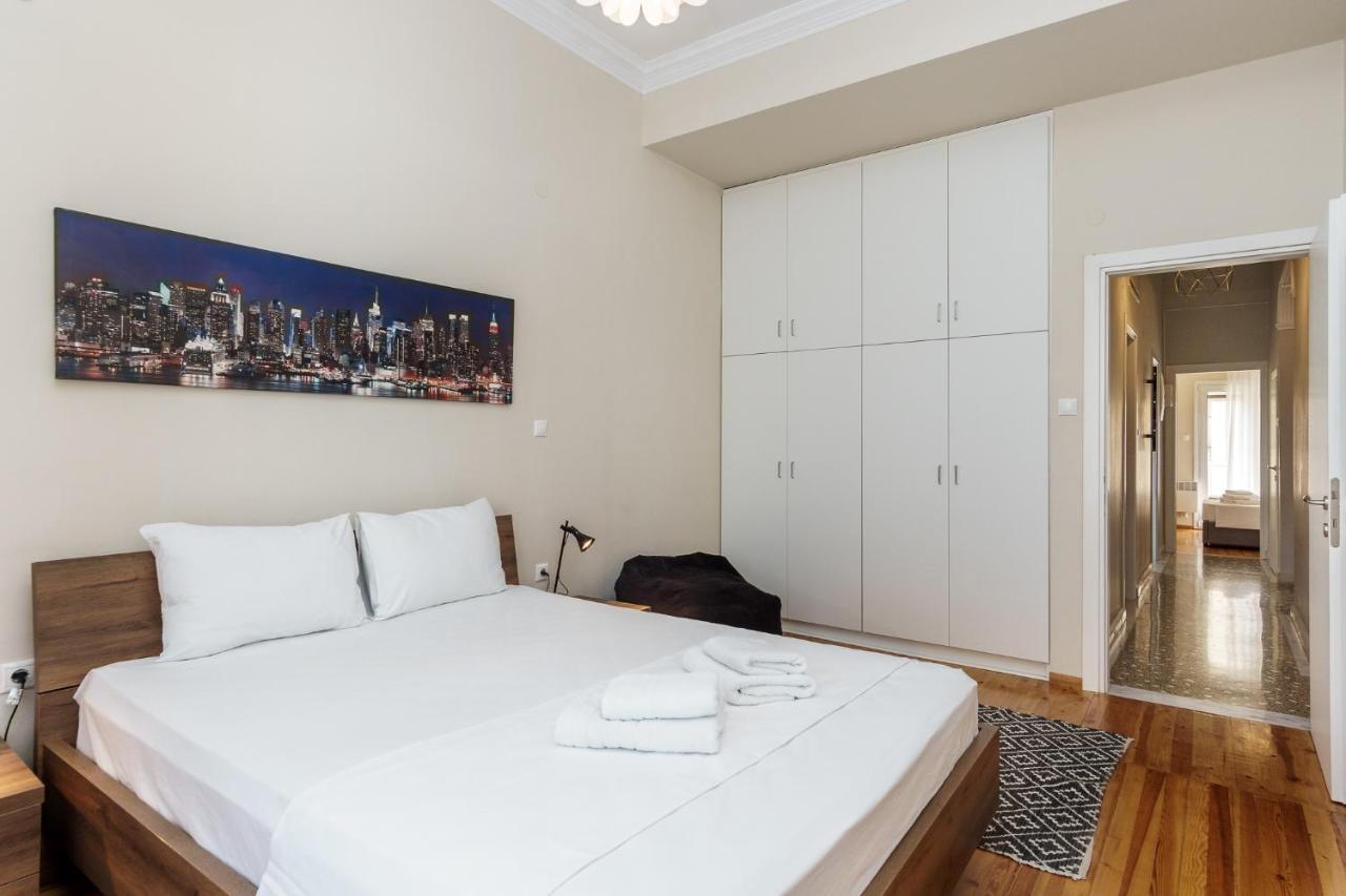 C.4 Red Rose #colony_central_apartment Thessalonique