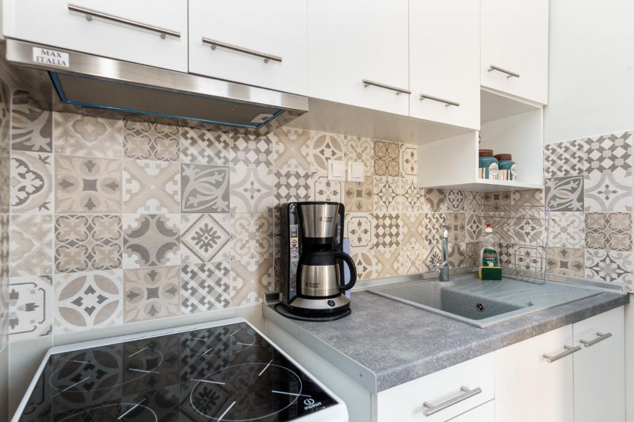 Appartement C.4 Red Rose #colony_central_apartment Thessalonique
