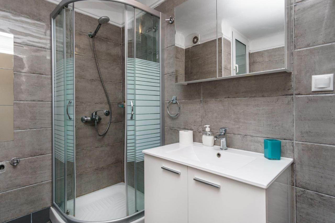 C.4 Red Rose #colony_central_apartment Appartement *